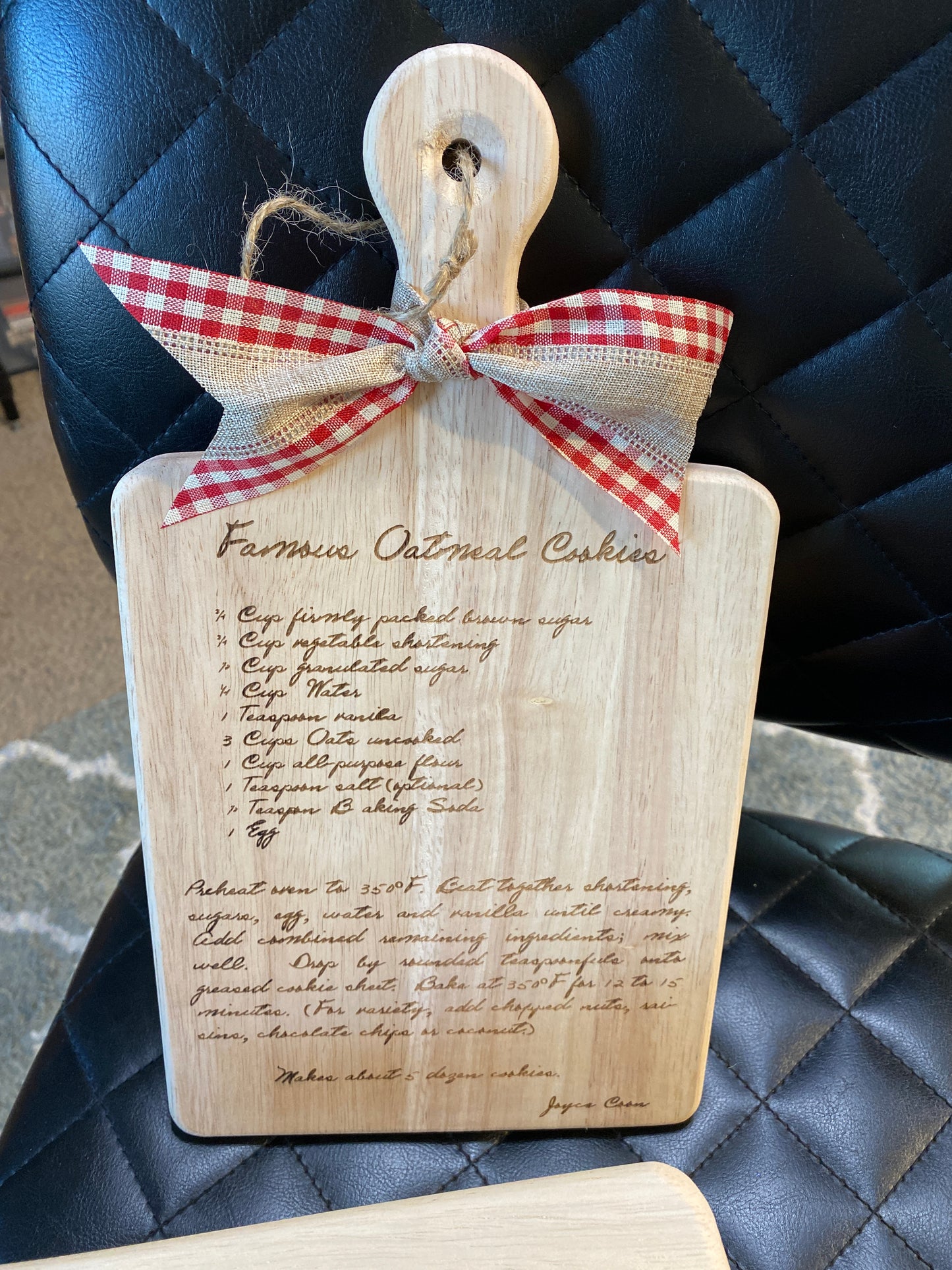 Personalized cutting board/pie dish with handwritten recipe